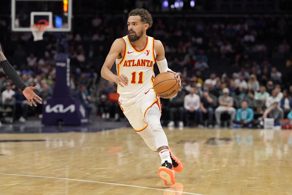 特雷-杨：有天赋的年轻人该努力去冲击NBA 而不是留在大学拿赞助