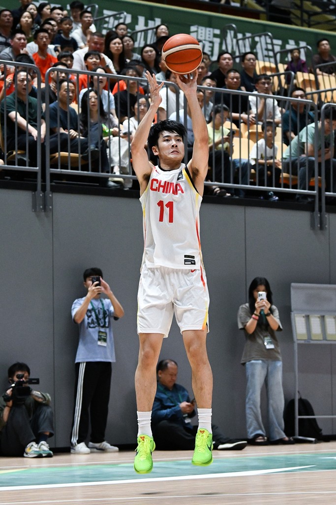 媒体人：照这个速度 张博源上半学期获得的NCAAoffer上双也不意外